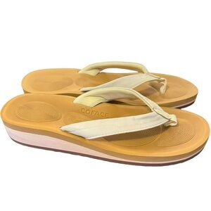 Women’s Coface White/Off White/Cream/Tan Thong Platform Sandals. Size 8.5